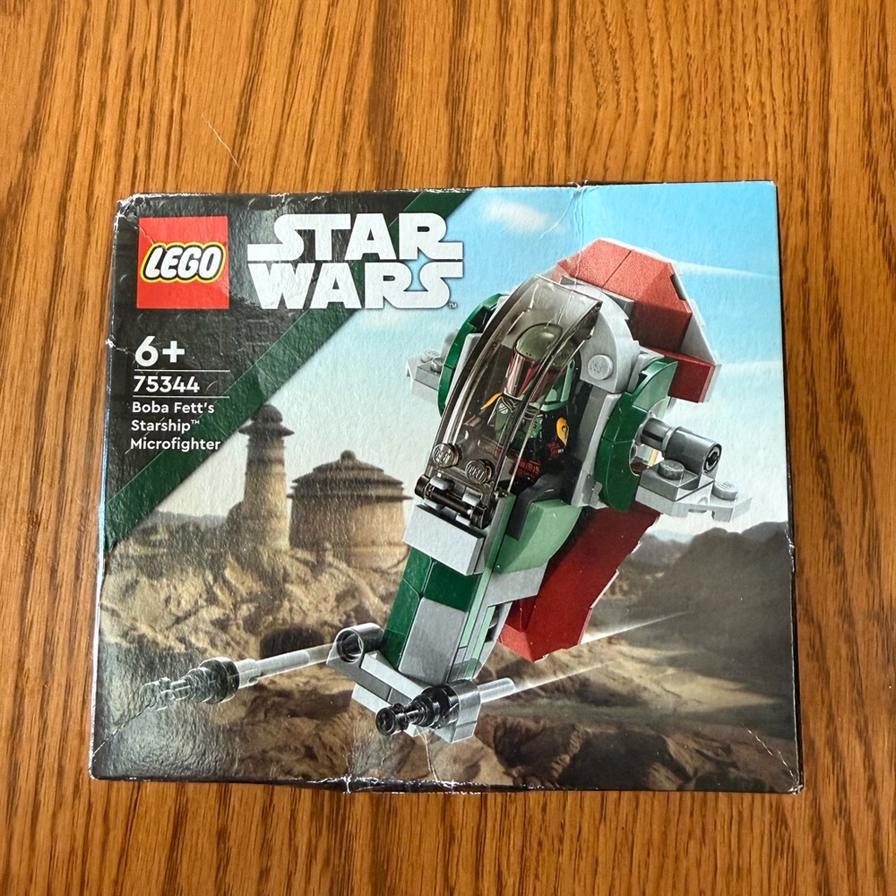 LEGO Star Wars Boba Fett's Starship Microfighter - Red, Green, Gray